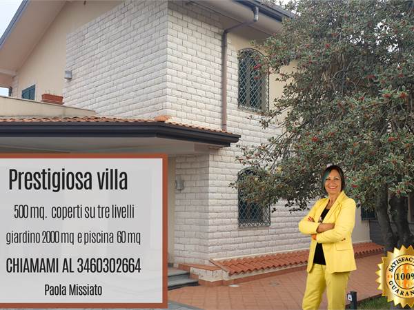 Pregevole villa con giardino e piscina