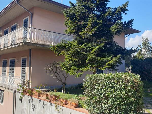 villa bifamiliare a trappeto