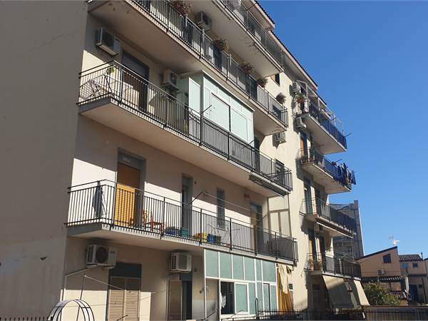 interessante appartamento zona viale Rapisardi