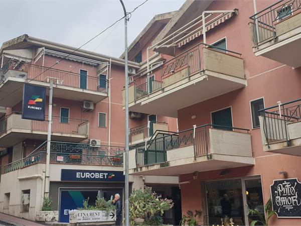 Immobile arredato Giardini Naxos 100mt. dal mare 